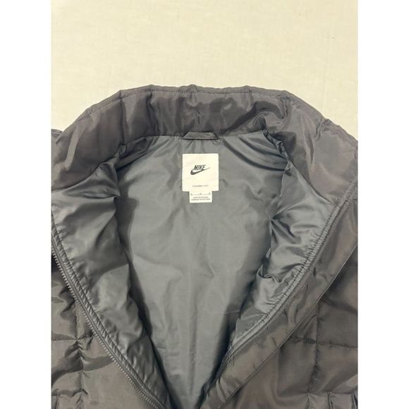 Nike NWT Sz M Black Sportswear Women's Classic Puffer Therma-FIT Loose Vest - Picture 10 of 15